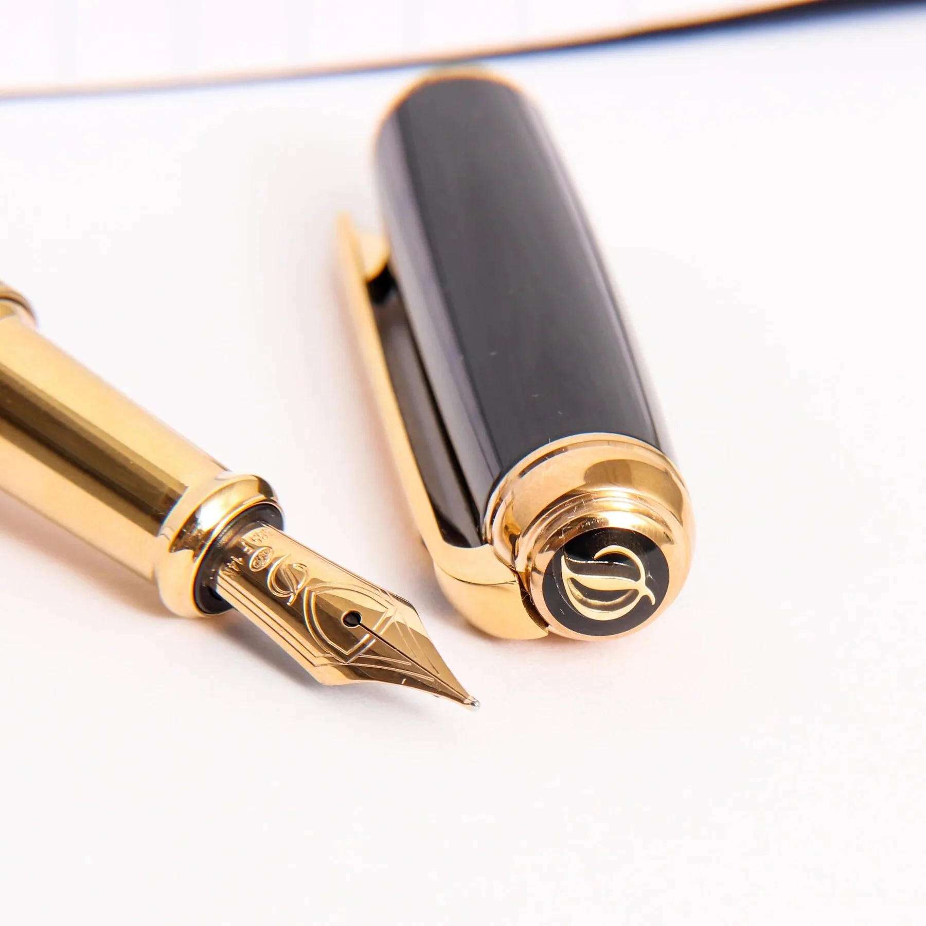 S.T. Dupont Line D Medium Black Gold - Image 7